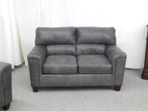 22927 Loveseat