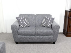 23068 - Loveseat