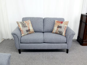 23151 - Loveseat